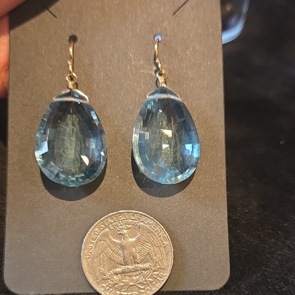 Elegant Blue Faceted Glass Teardrop Earrings - Picture 3 of 3